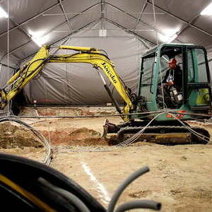 Ein Bagger im Mariendom