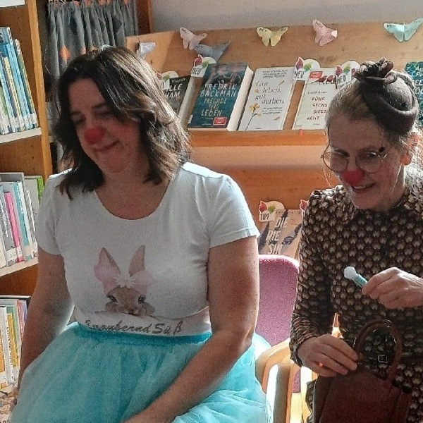 Büchereiclowns Jessi und Konstanze