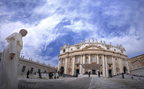 Papst Franziskus ist wieder im Vatikan.