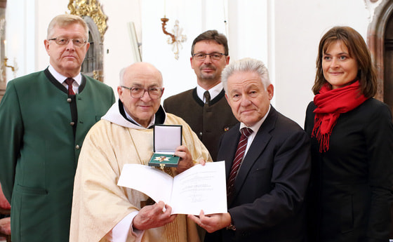 Silbernes Ehrenzeichen des Landes Oberösterreich an Marianus Hauseder © Land OÖ/Heinz Kraml