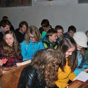 Vorstellgottesdienst und Schuhputzaktion der Firmlinge