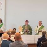 Den Festgottesdienst feierte Bischof Manfred Scheuer mit den Teilnehmer:innen, die Diakone Alexander Niederwimmer (Diözese Linz) und Helmuth Zipperle (Diözese Innsbruck) konzelebrierten.
