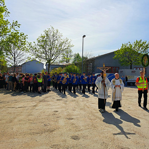 Beginn der Prozession zur Kirche St. Anna