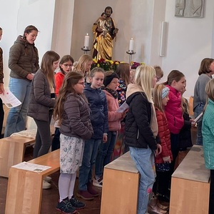 Familienmesse unter dem Thema 'Gott in allen Dingen entdecken'