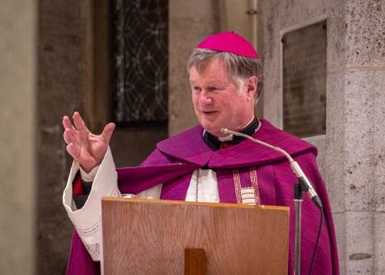 Predigt Manfred Scheuer / © Diözese Linz / Johannes Kienberger Zulassungsfeier für erwachsene Taufkandidat:innen