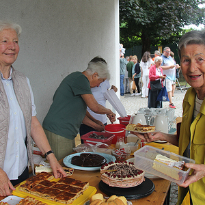 Für herrliche Kuchen und Torten sorgten wie immer die Damen der kfb