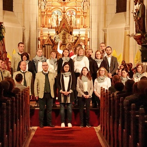 mit dem Musikverein Kleinraming, dem Behamberger Chor 'In ana Dur' und der Michlbauern Rud