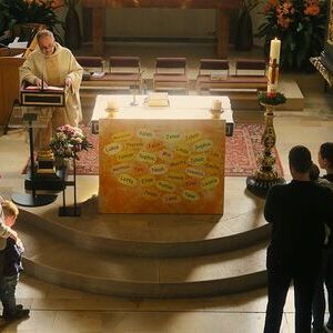 Gottesdienst mit den Tauf-Familien