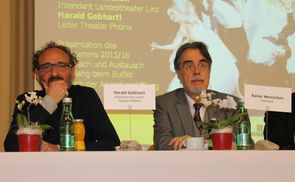 V. l.: Harald Gebhartl (Theater Phönix) und Intendant Rainer Mennincken (Landestheater Linz)