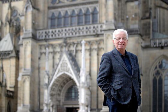 Dombaumeister Wolfgang Schaffer vor 'seinem' Mariendom