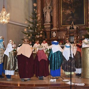 Sternsinger beim Vaterunser