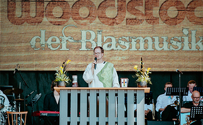 Gottesdienst auf der Hauptbühne des Woodstock-Festivals