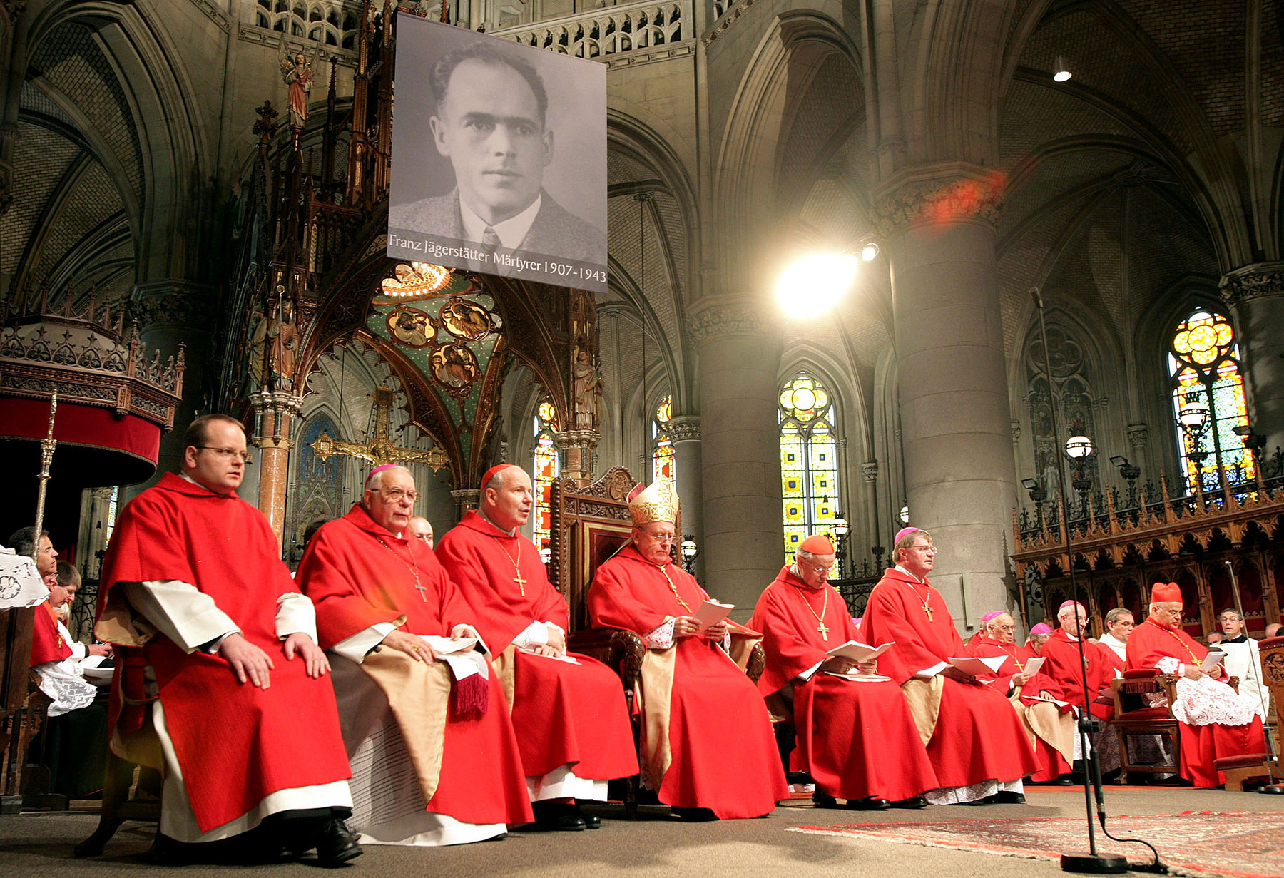 2. v. l. Bischof em. Maximilian Aichern (Linz), Kardinal Christoph Schönborn, Diözesanbischof Ludwig Schwarz (Linz), Bischof Alois Kothgasser (Erdiözese Salzburg), Bischof Manfred Scheuer (Innsbruck).