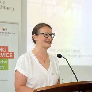 Stefanie Schmied mit den Infos zur Onleihe 3.0