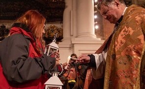 Feuerwehrjugend holte Friedenslicht in St. Florian ab