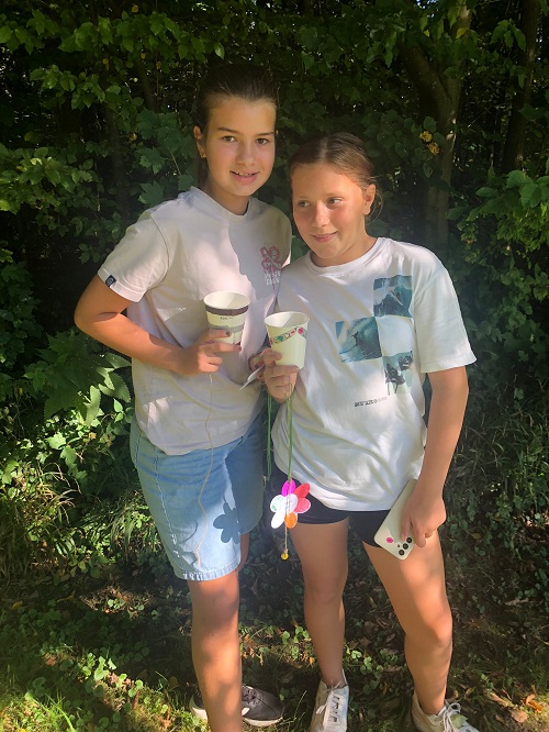 Hurra, hurra, die Jungschar, die ist wieder da. Hurra, hurra, das ist doch wunderbar!