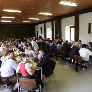 Die Jubelpaare bei Ihrer Agape im Pfarrheim