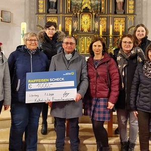 Feierliche Scheckübergabe bei der Mütterfeier am 07.02.2026