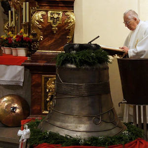 Osternachtsfeier mit Glockenweihe