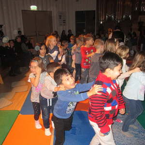 Schulanfänger in Bruckneruni