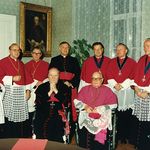 Domkapitulare bei der Investitur im Bischofshof (1990)