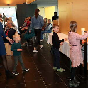 Lichterprozession und Handauflegung