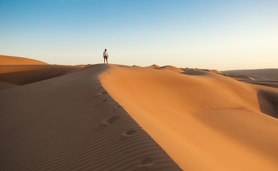 Mensch in der Wüste