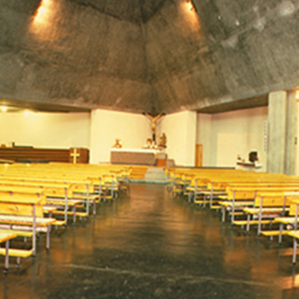 Autobahnkirche vor der Renovierung