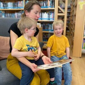 Felix und Leo Schönböck trugen ihr Buch auswendig vor