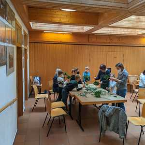 mit Erstkommunionmüttern und -kindern