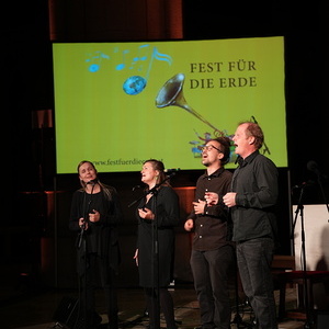 Das Vokalensemble LALÁ bei seinem Auftritt im Mariendom.