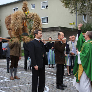 Festzug mit der Erntekrone