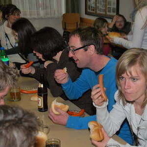 Würstel-Essen der Sternsinger