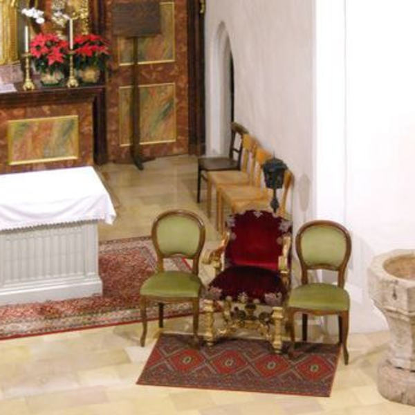 Gotischer Taufstein in der Margaretenkapelle