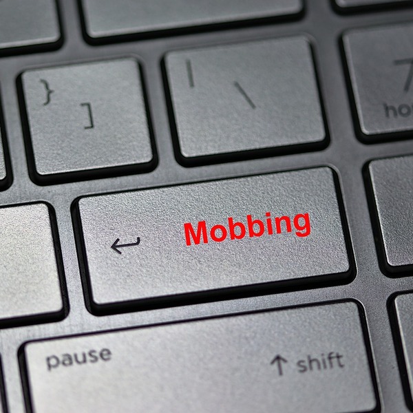 Mobbing