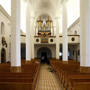 Die Bänke werden wieder montiert 17.09.2016