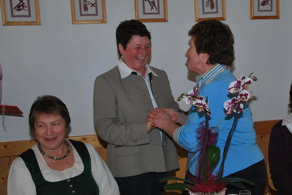 Wechsel im Leitungsteam der Goldhauben- und Kopftuchgruppe von Lacken