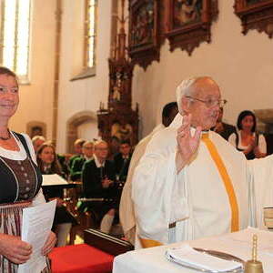 Pfarrer Hansjörg Wimmer, Kaplan Samuel Ogwudile, Frau Klara