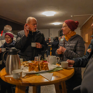 Adventlicher Gottesdienst um 6 Uhr früh bei Kerzenlicht