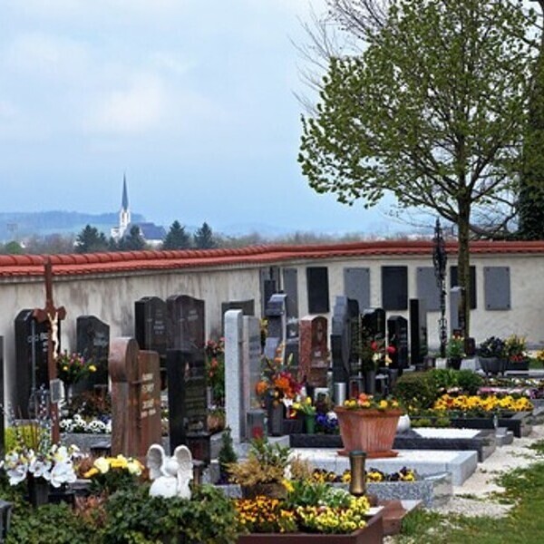  Friedhof
