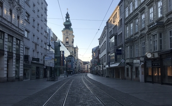 leere Linzer Landstraße