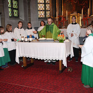 Familienmesse mit Ministrantenaufnahme am 17.11.2013