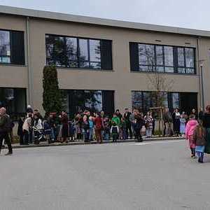 Aufstellung am Schulhof