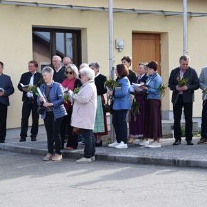 Palmweihe vor dem Pfarrheim