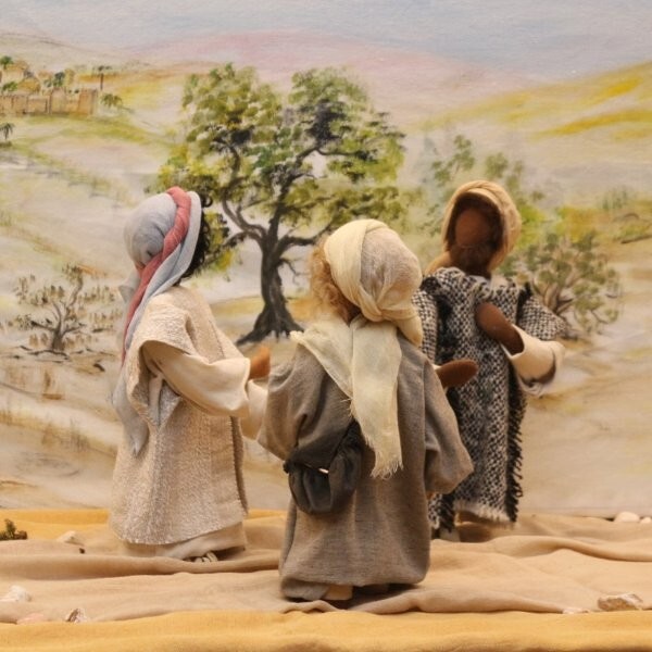 'Und er legte ihnen dar, ... was in der gesamten Schrift über ihn geschrieben steht.' Lk 24,27