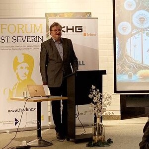 Dr. Paul Grünbacher