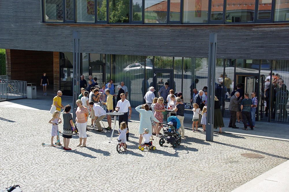 Fahrzeugsegnung und Stehkaffee