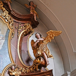 Augustinus-Altar Engel neben dem Aufsatzbild