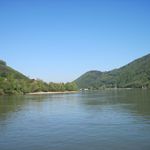  Überfahrt ans andere Ufer der Donau                              