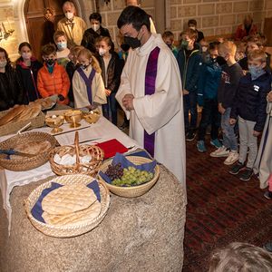 Segnung der Fladenbrote der Erstkommunionkinder